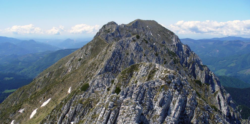 northern ridge of piatra craiului mountains