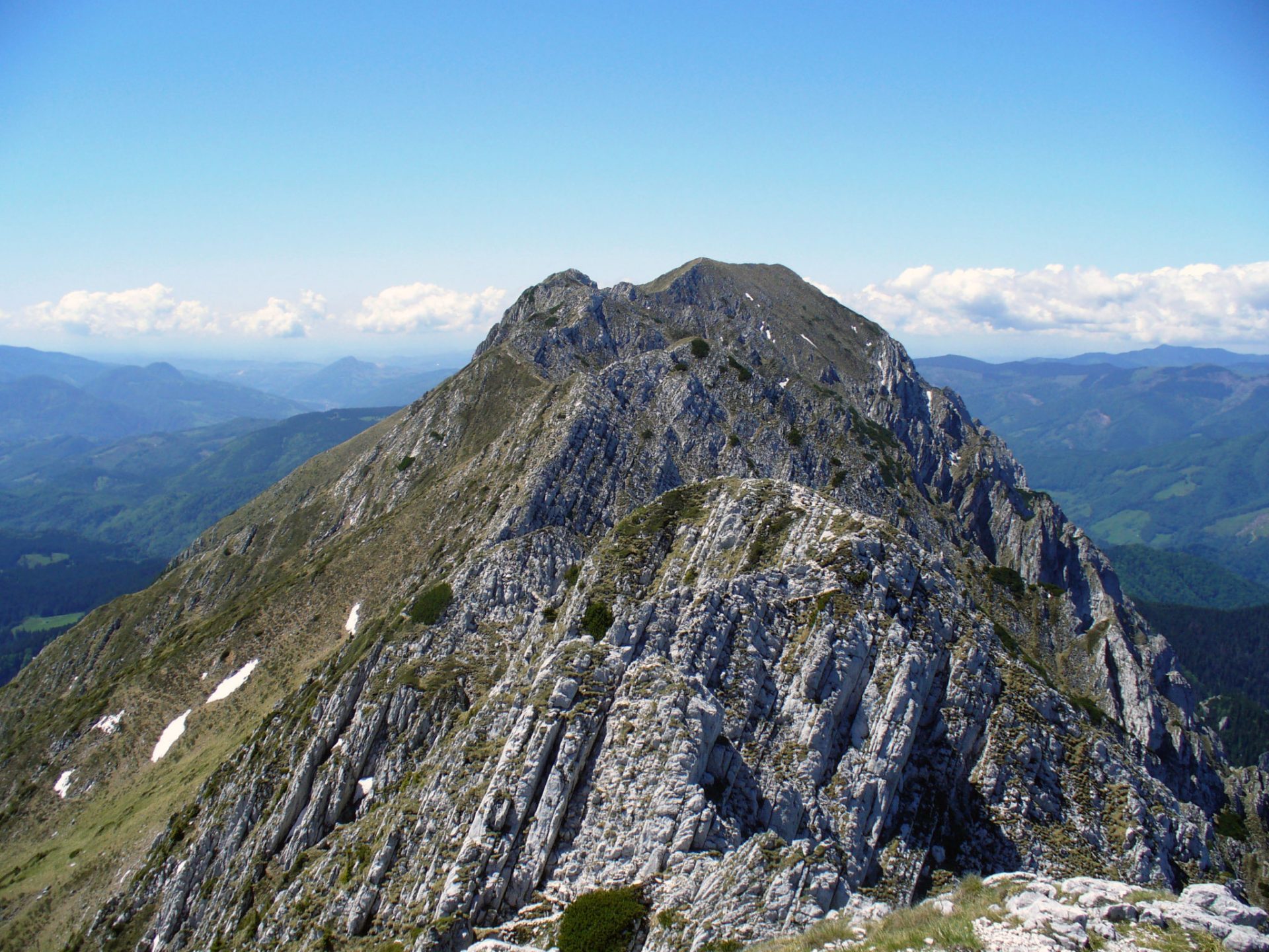 northern ridge of piatra craiului mountains